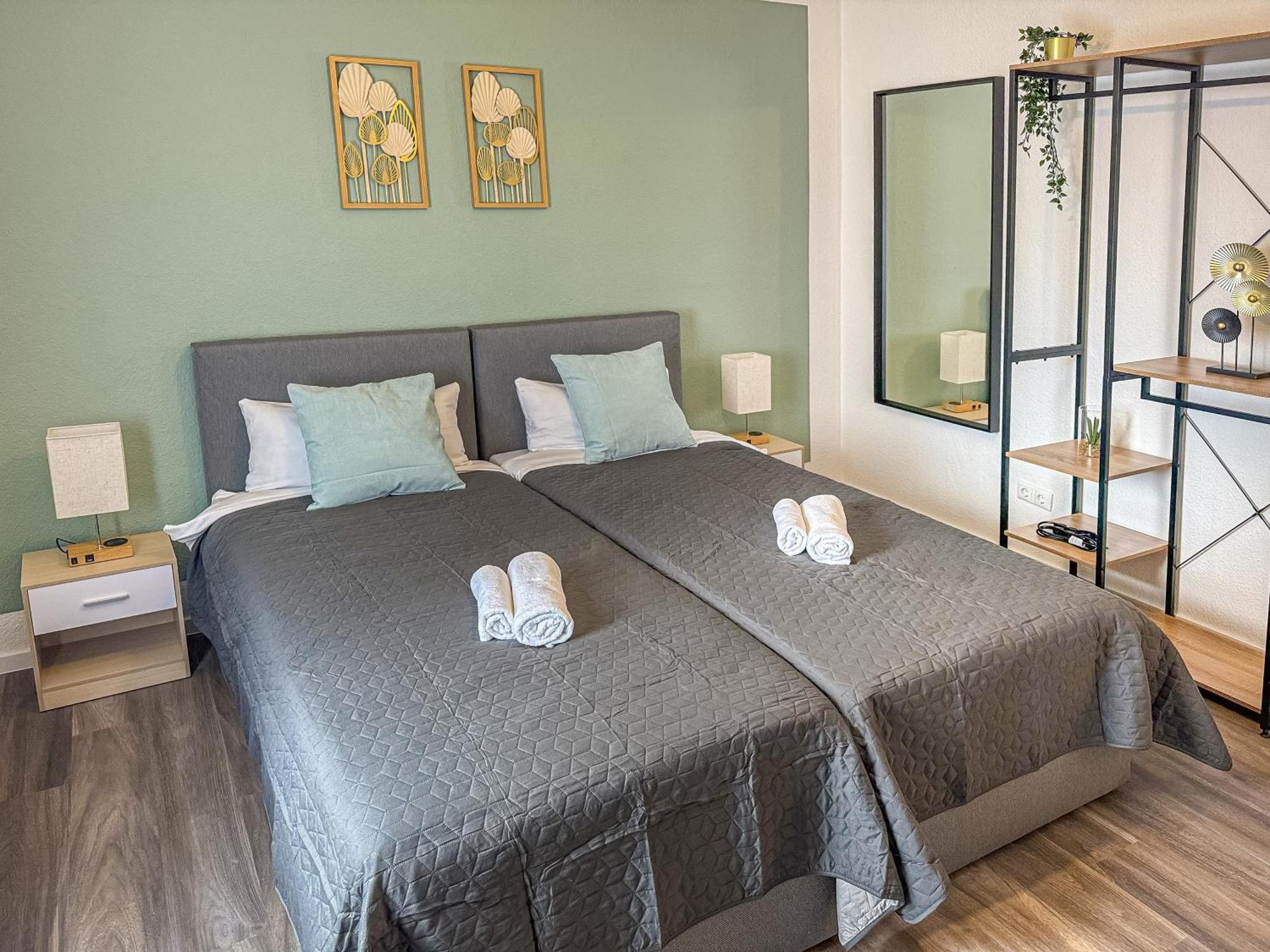 Immostay M#6 Maisonette- Apartment, Wifi & Parken, Parkanlage, 4k Tv Bremen